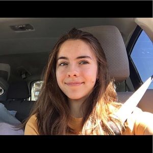 Meet your Posher, Maya